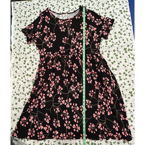 NWT D.B Moon Dress Size: 2XL - Picture 2 of 4